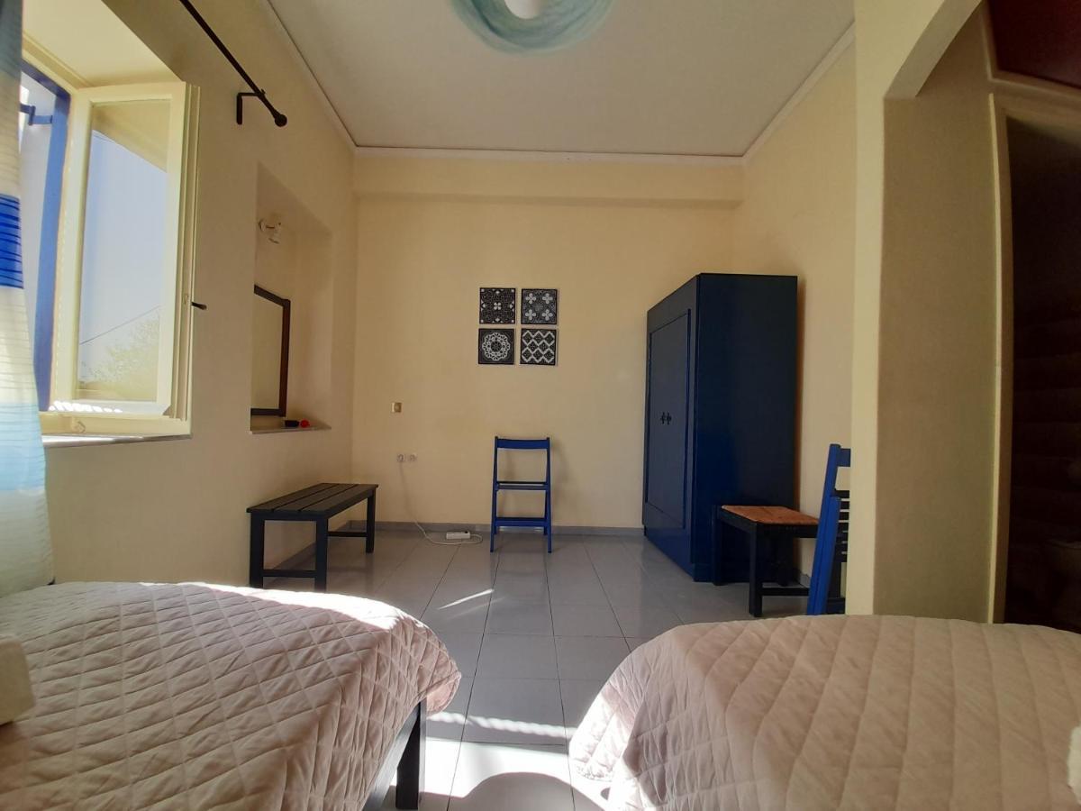 Old Harbor Apartments Spetses Town Exterior photo